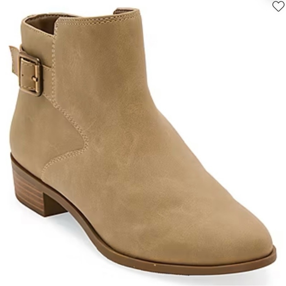 St. John's Bay Womens Ryder Stacked Heel Booties